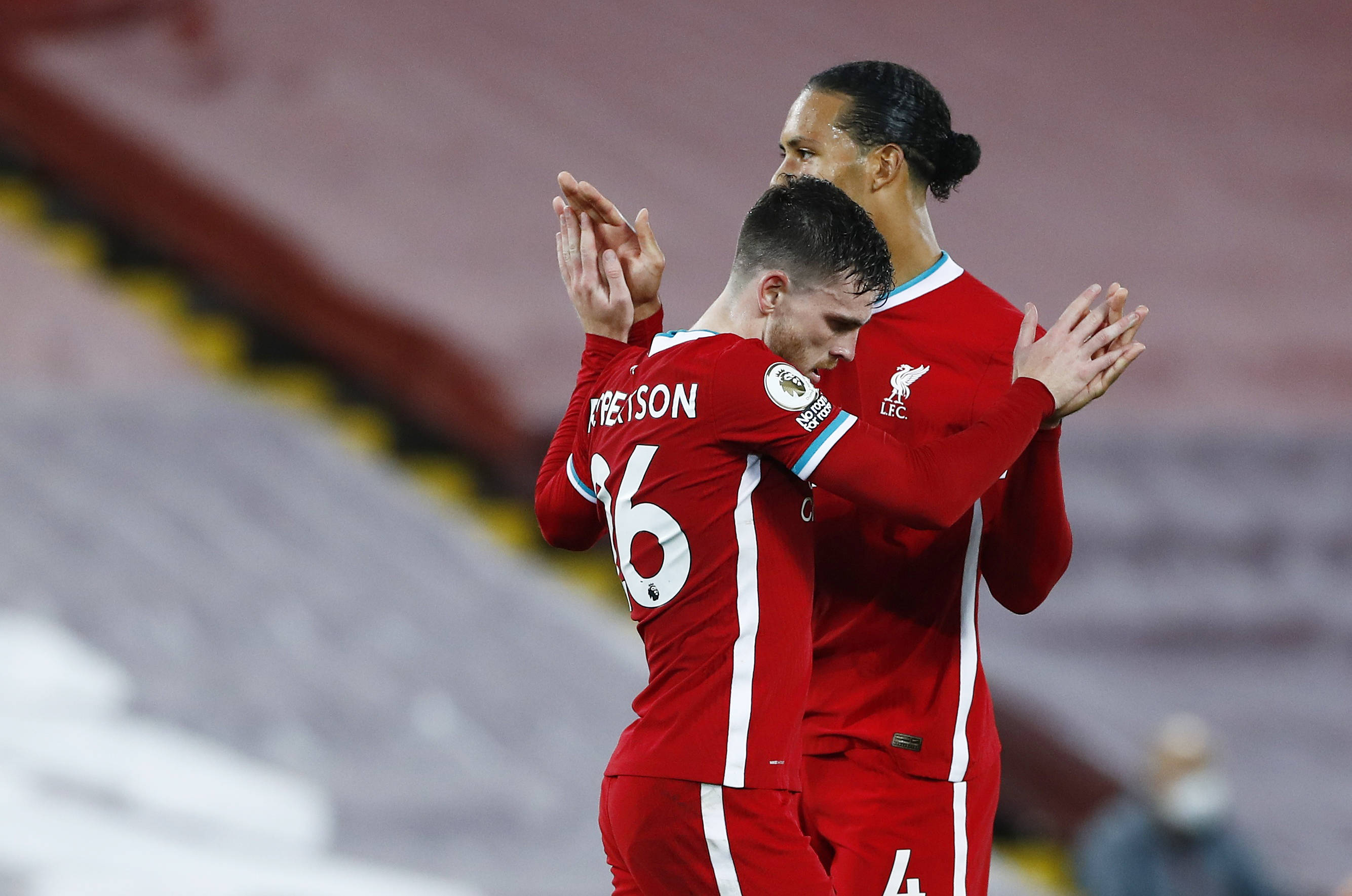 足策略中 足策略中