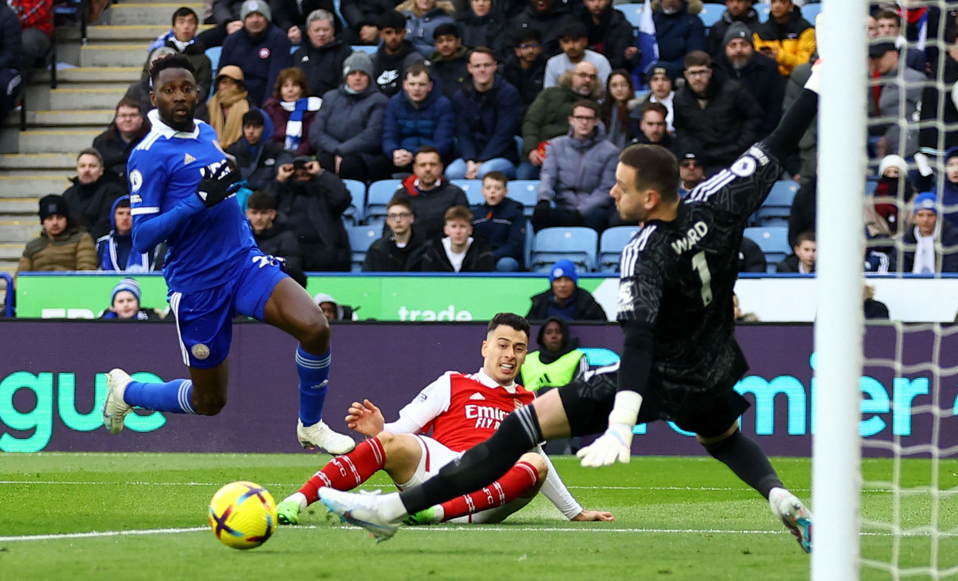 下了堅實的 下了堅實的