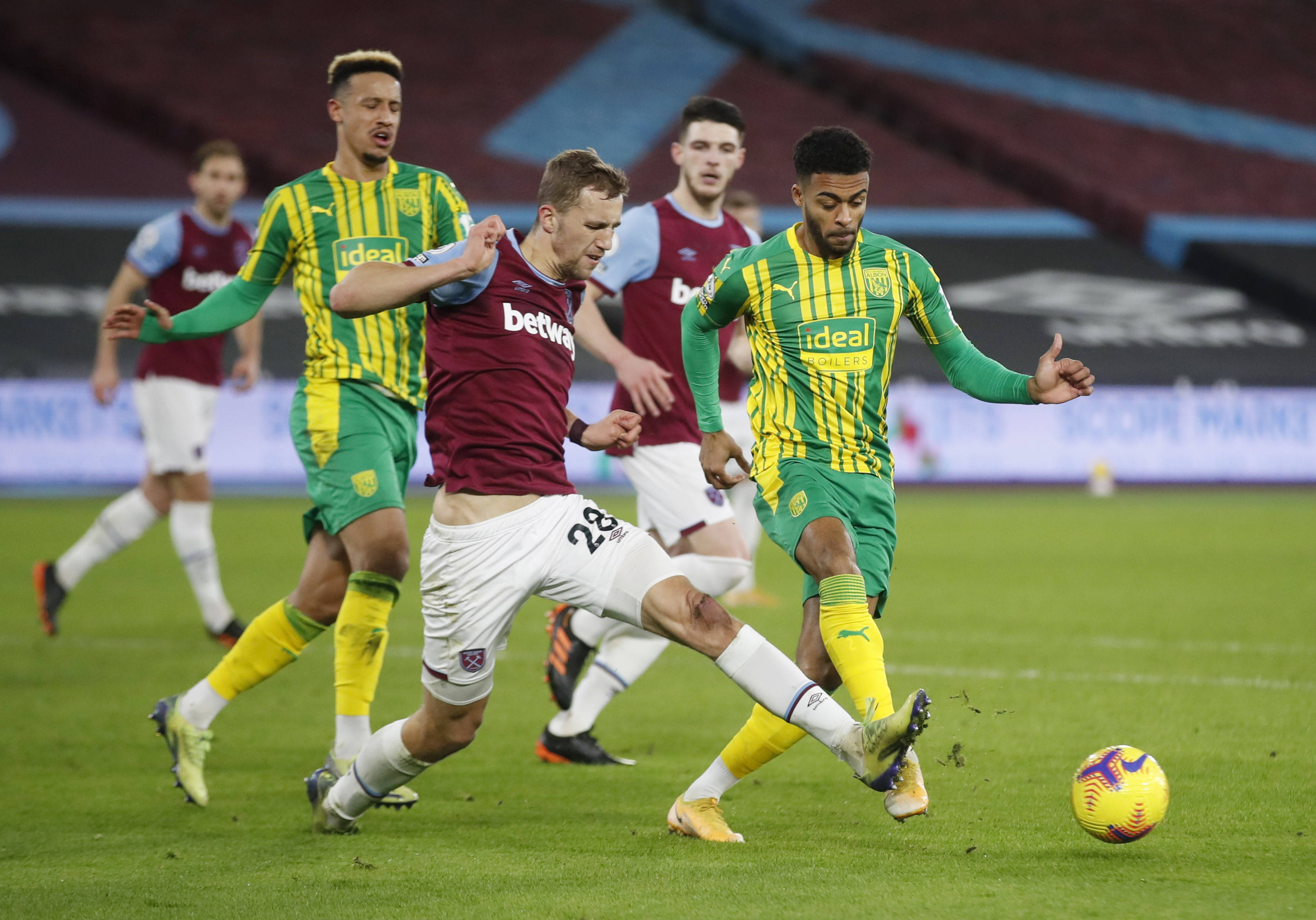 图斯后防线 图斯后防线